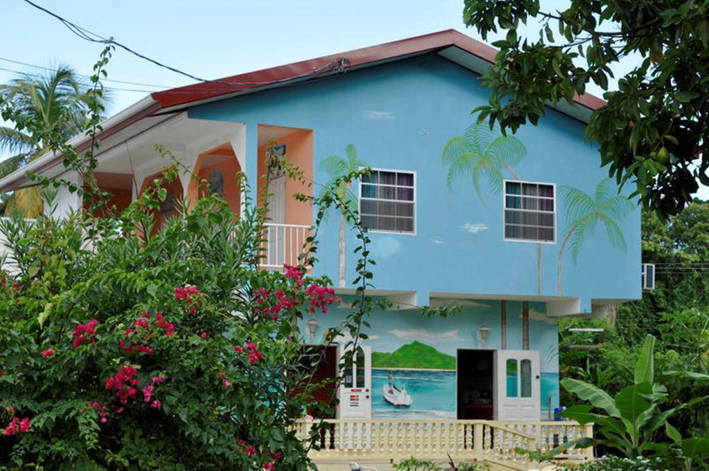 Fish Tobago Guesthouse Buccoo 外观 照片